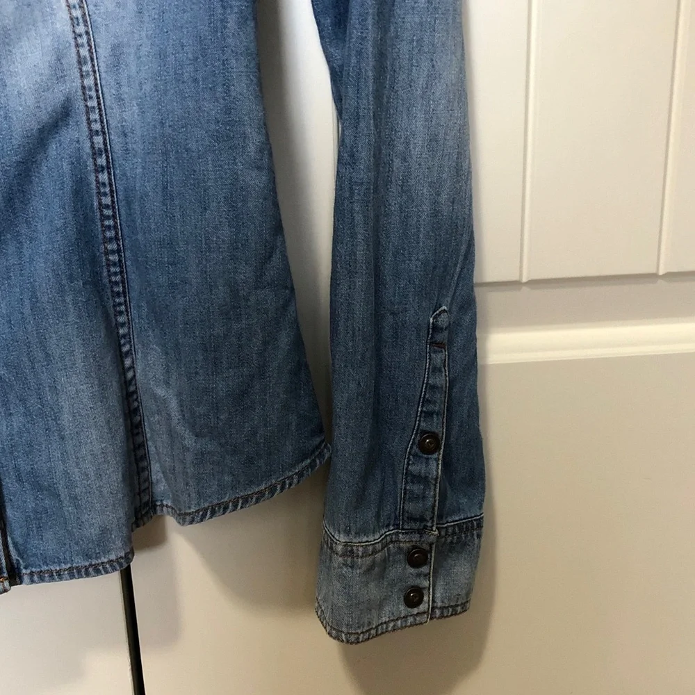 GUESS Blue Cotton Denim Snap Button-Down Shirt - S/M - Picture 3 of 8